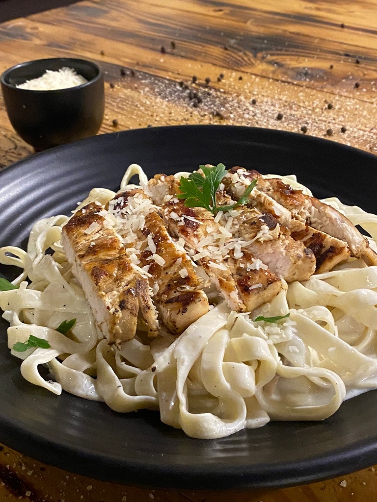 Fettuccine Alfredo Pasta