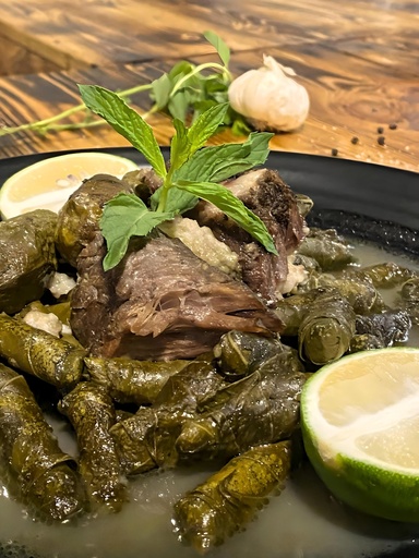 Plate Grape Leaves Meat 750 g (HOWCK)